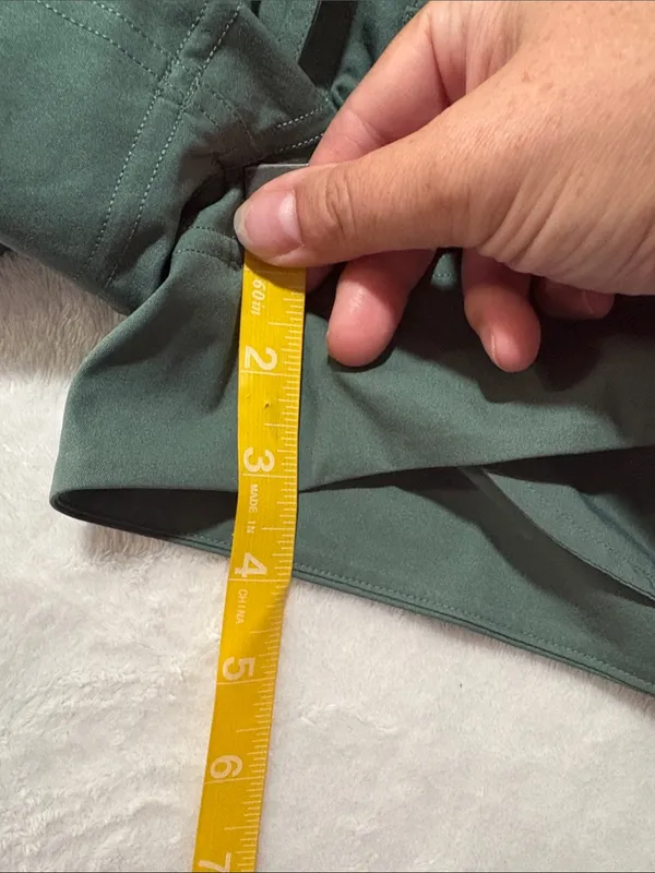 Lululemon size XS Women’s Athletic Drawstring Shorts in Dark Green cinchable - Image 3