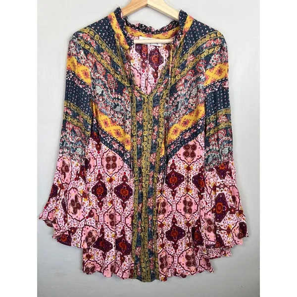 The Rustic Rack Boutique Bohemian Floral Print V Neck Flared Sleeve Blouse Sz M - Image 2