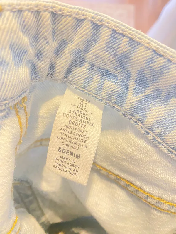 H&M High Waisted Straight Jeans - Image 4