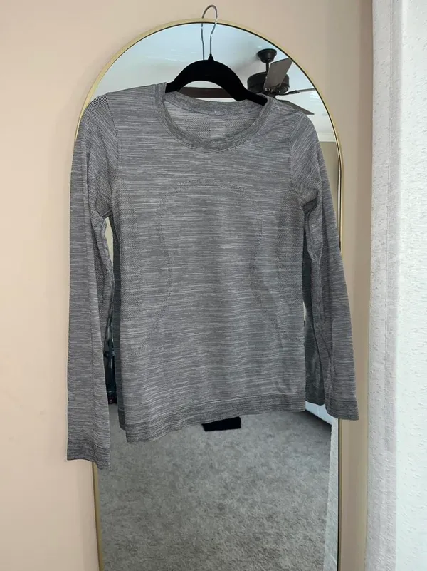 Lululemon Swiftly Tech long Sleeve - Image 2