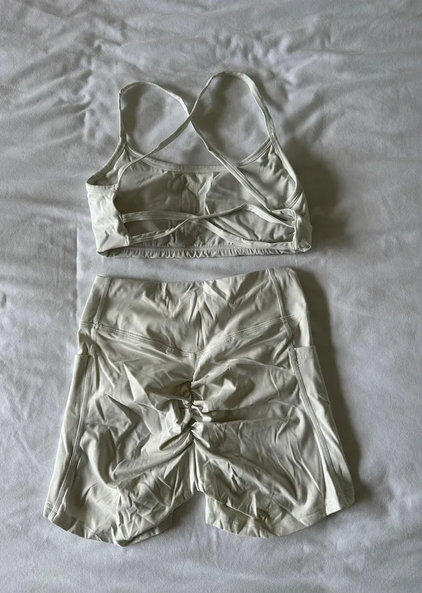 Amazon sports bra and shorts workout set - Image 7