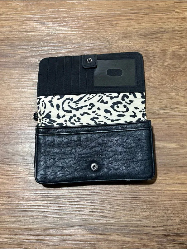 Jessica Simpson Black Checkbook Wallet Leopard Print Interior Faux Leather - Image 4