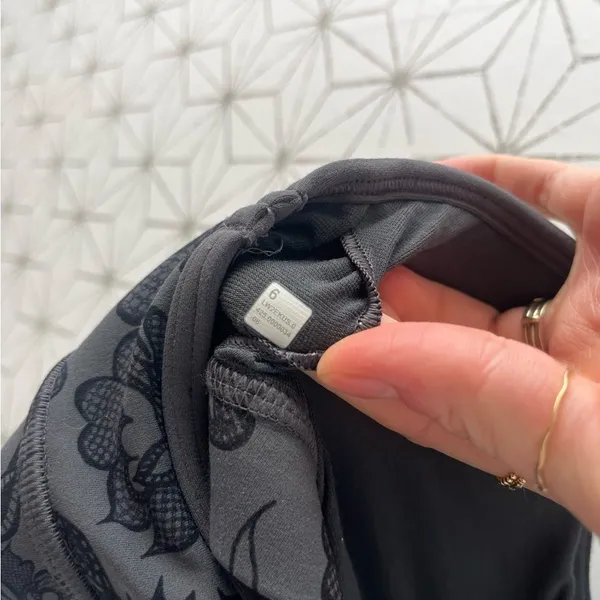 Lululemon Power Y Bra Lace Pattern - Image 2