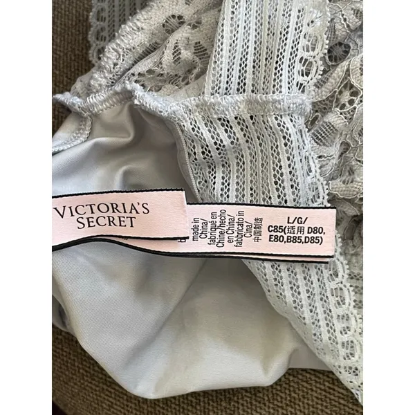 Women's Victoria's Secret Light Gray Lace Off-Shoulder Bralette L - Image 2