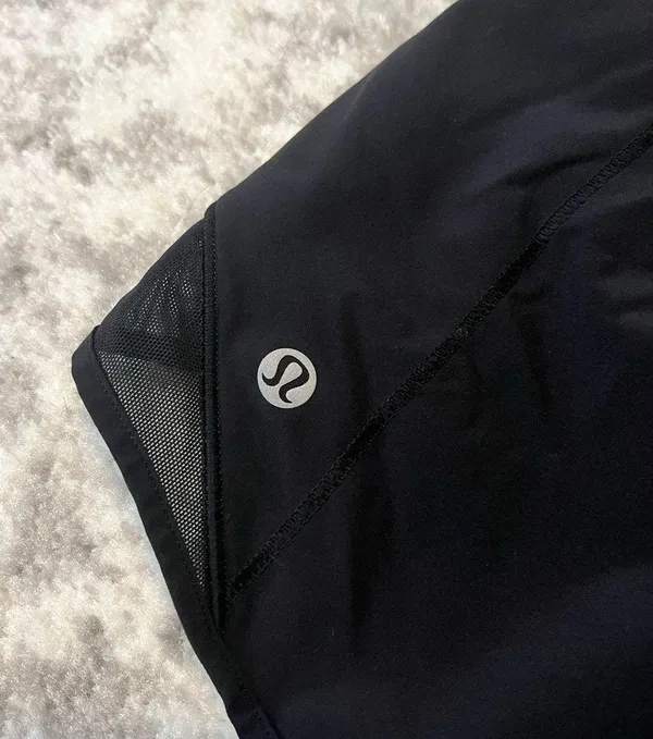 Lululemon Hotty Hot Short II *2.5" - Image 3