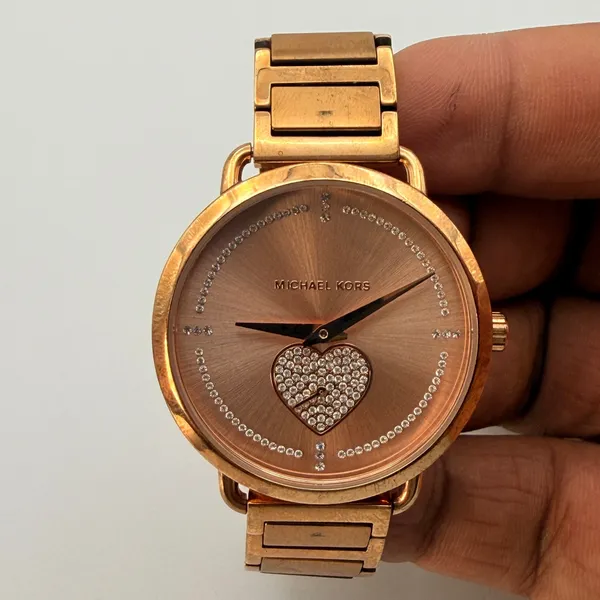 Michael Kors Portia Rose Gold-Tone Pavé Heart Watch Working New Battery - Image 2