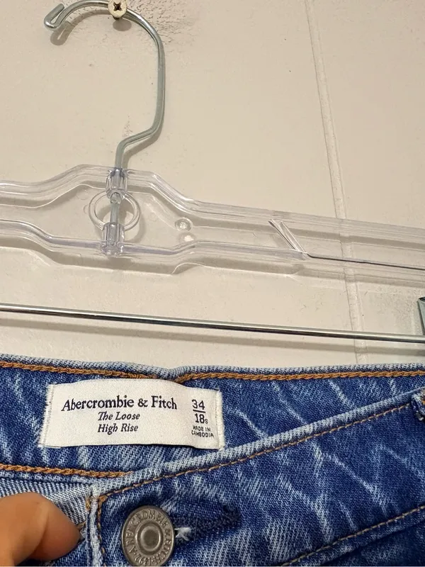 Abercrombie & Fitch The Loose High Rise Jeans Medium Wash Size 34 / 18 - Image 6