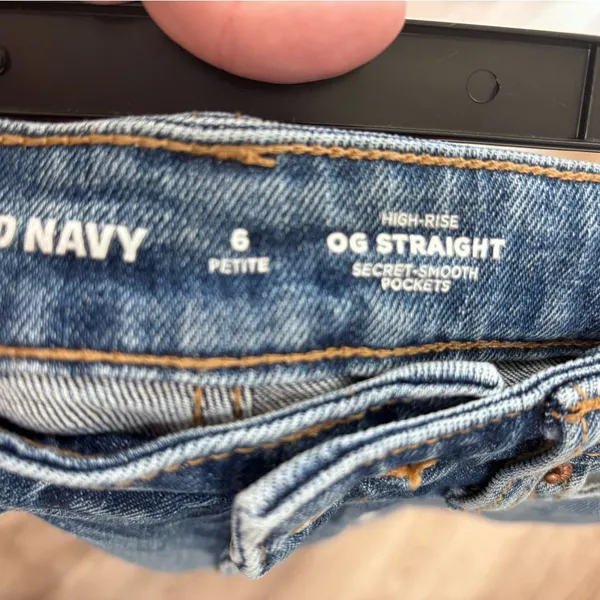 Old Navy Light Blue Distressed Ankle Jeans - Image 2