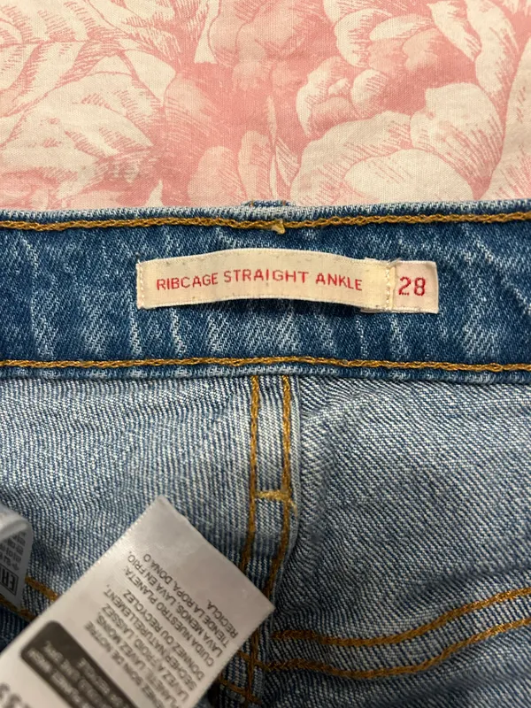 Levi's Rib cage Straight Ankle Jean - Image 6