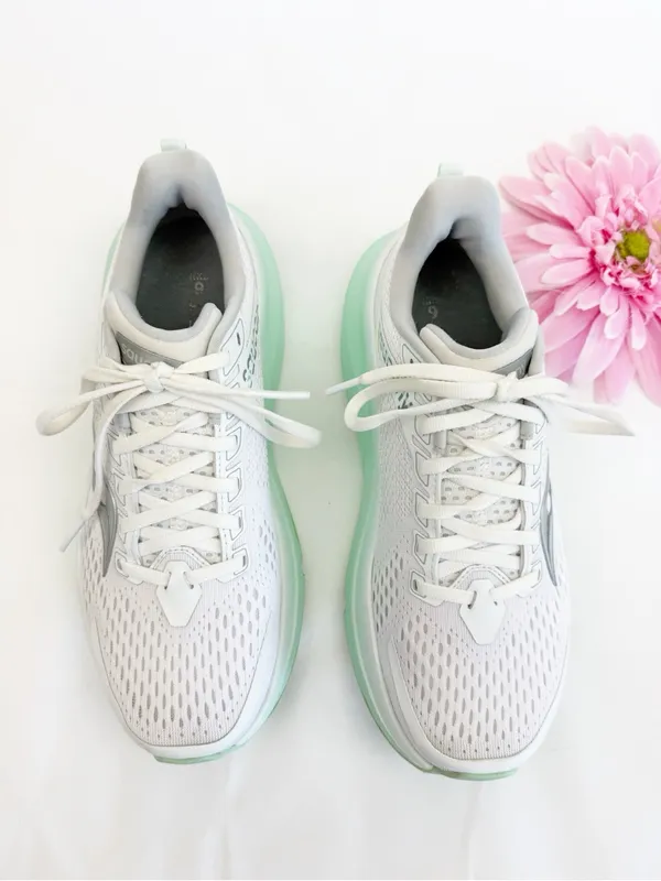 Saucony Guide 17 Women’s Running Shoes Lace Up Sneakers White Jade Green - Image 2