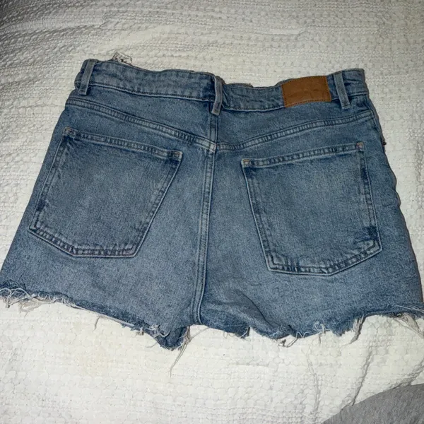 Zara denim shorts size 8 - Image 2