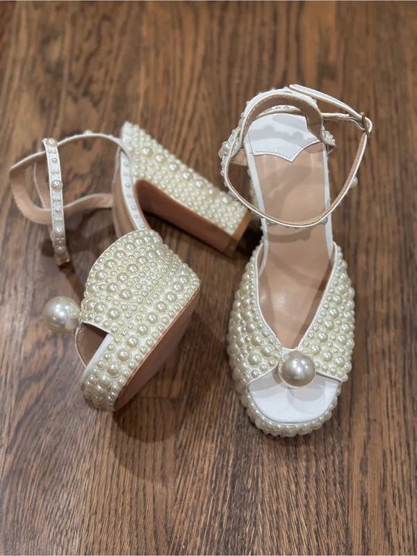 NWOT Open Toe Pearl Platform White Heels Size 6 - Image 3