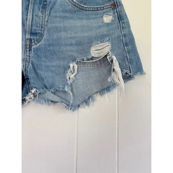 Levis 501 Original Cutoff Shorts W27 Medium Wash Distressed Denim - Image 4