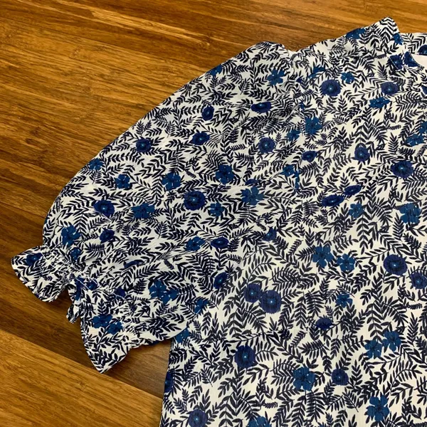 J Crew Floral Print Blouse Top Button Down Ruffle Short Sleeve Women Size Medium - Image 3