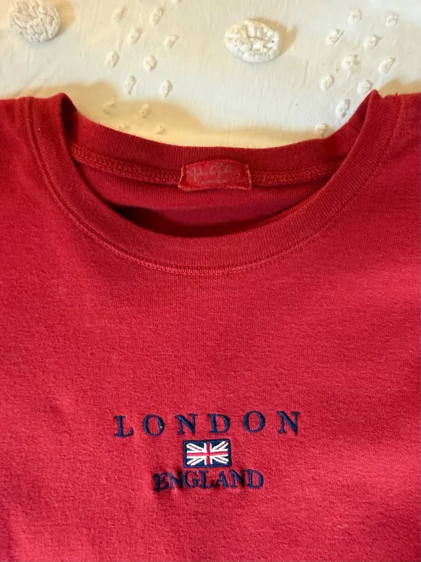 Brandy Melville London Baby Tee - Image 2