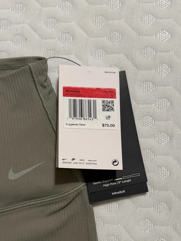 Nike Olive Green Ribbed High-Rise Biker Shorts - Image 6