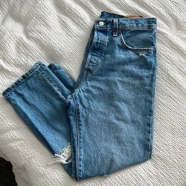 Levi's NWOT 501 Jeans Cropped - Image 3