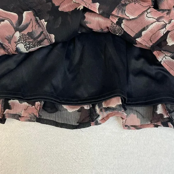 Wet Seal Black and Pink Floral Ruffled Mini Skirt with Shorts Size L - Image 3
