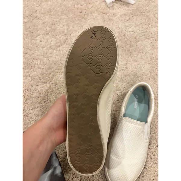 Dr. Scholls Madison Sneakers Slip On Snakeskin Embossed Cream White Shoes 6.5M - Image 3