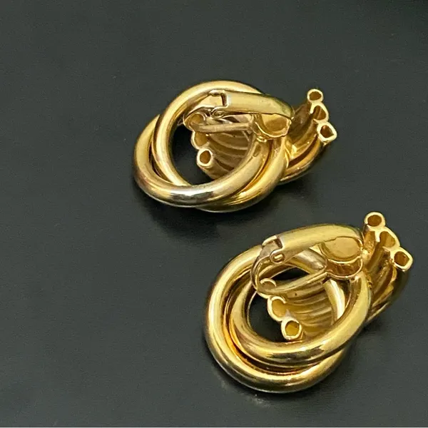 Vintage Gold Tone Grooved Tube Interlocking Knot Modern Chunky Clip On Earrings - Image 8