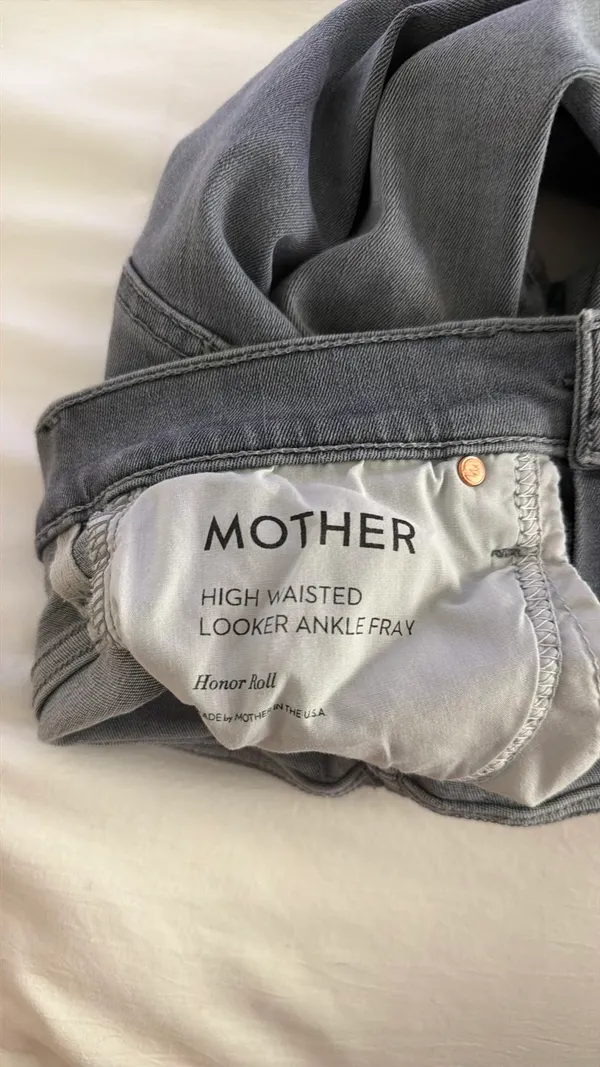 MOTHER Denim Ankle Jeans Looker Fray - Image 2