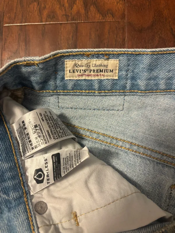 Levi’s 501 Denim Shorts High-Rise Distressed - Image 3
