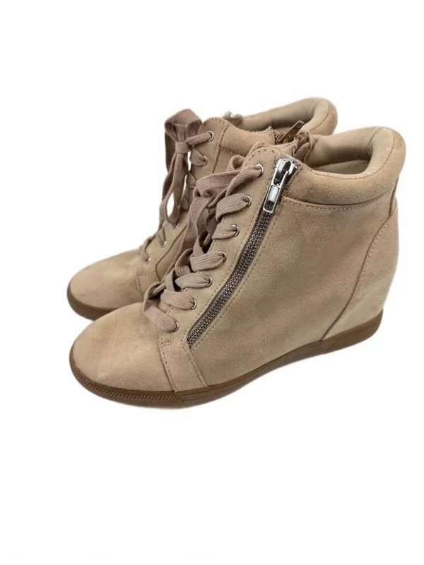 Women’s Boots Size 9 Brown - Image 6