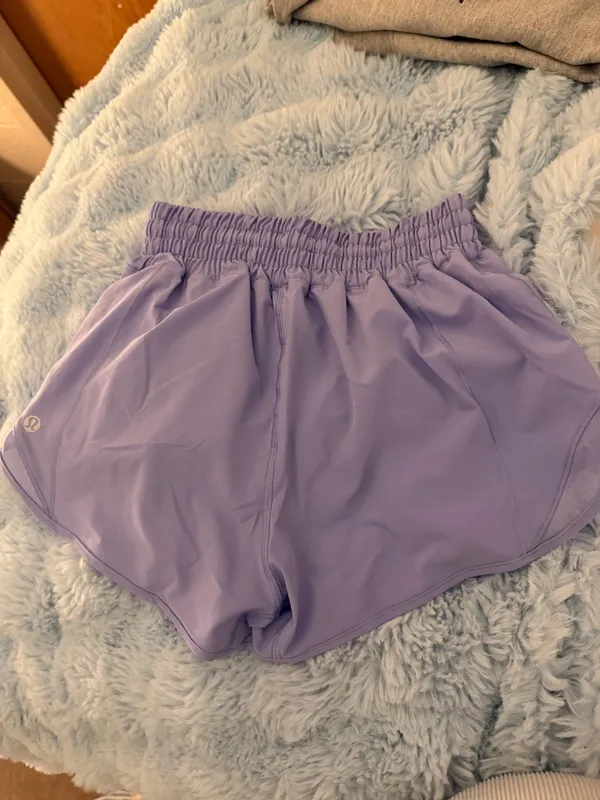 Lululemon Shorts Hotty Hot - Image 3