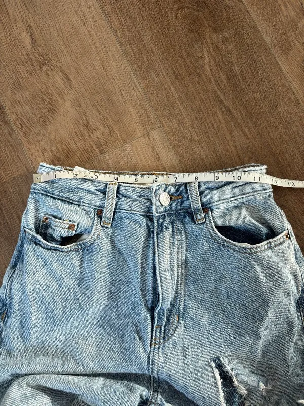 Pacsun 90s Boyfriend Distressed Jeans - Size 25 - Image 7
