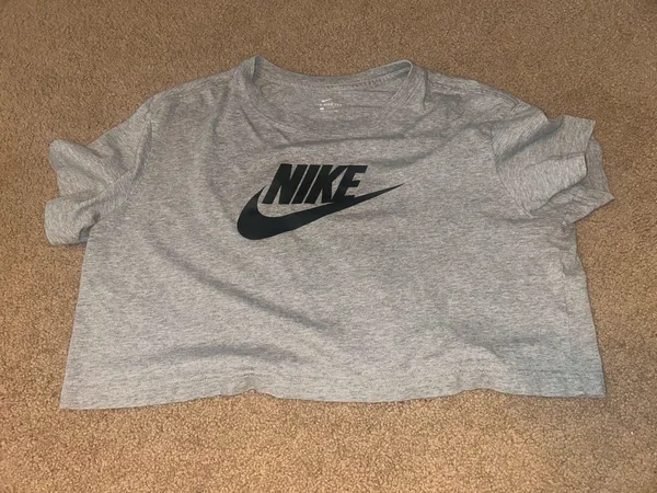 Nike Cropped T-Shirt - Image 2