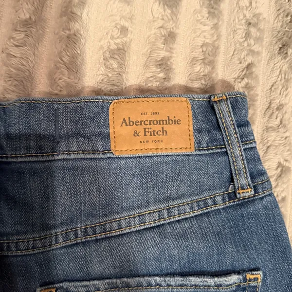 Abercrombie & Fitch High Rise Denim Cut Off Shorts Medium Wash Size 2 W26 - Image 5