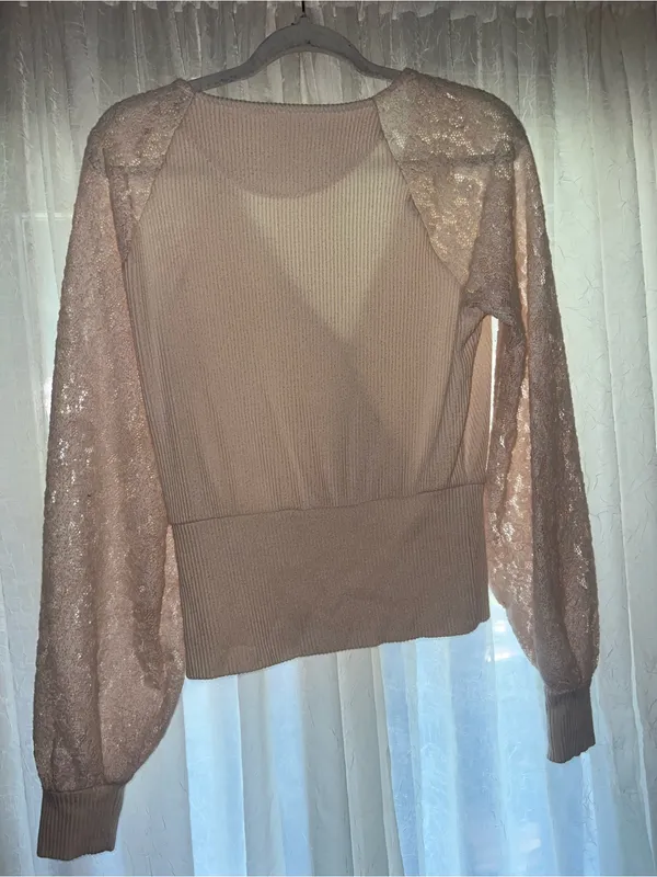 Anthropologie Lace Sleeve Faux Wrap Top Womens M Ivory Rib Knit V-Neck Coquette - Image 5