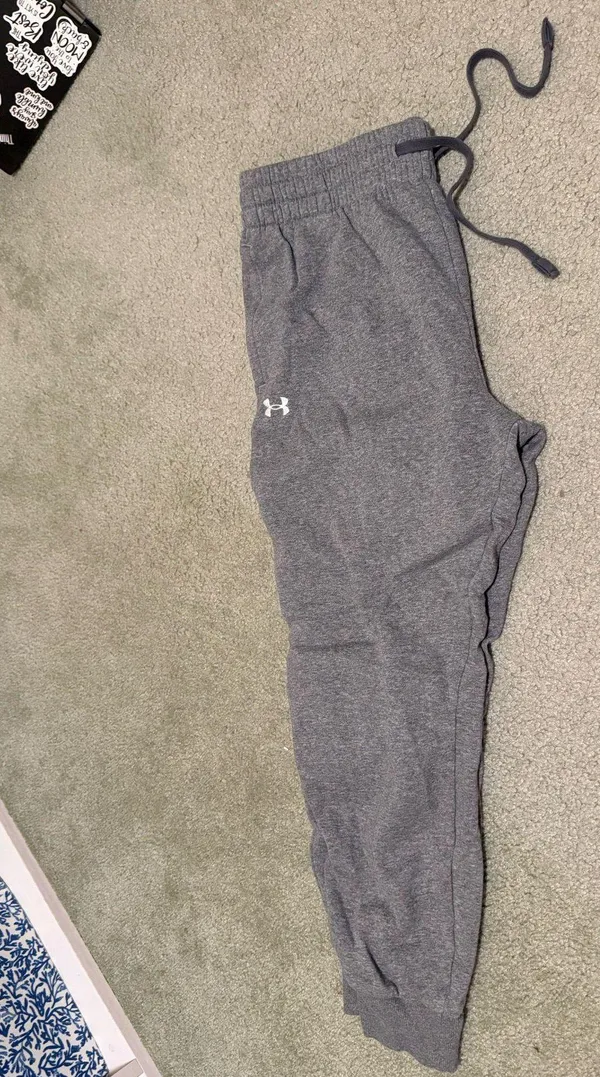 Under Armour Joggers Grey - Image 2