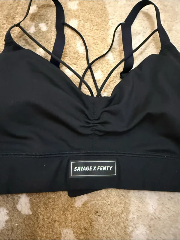 Savage X Fenty Sport black strappy sports bra women’s size medium - Image 4