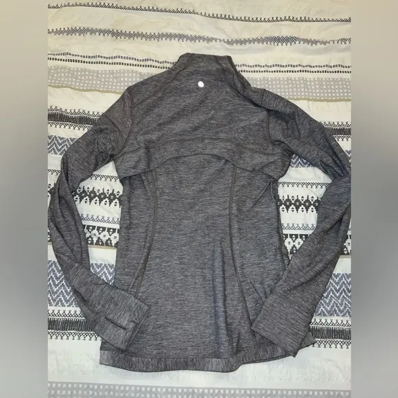 Lululemon Women's Define Pullover Color Heathered Slate Size 8 Four‎ Way Stretch - Image 4
