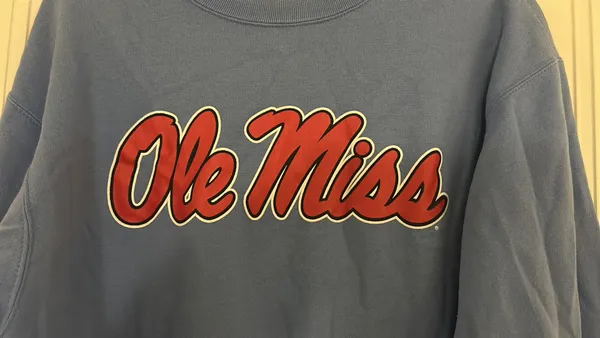 Sweatshirt Ole Miss Blue Size XL - Image 3