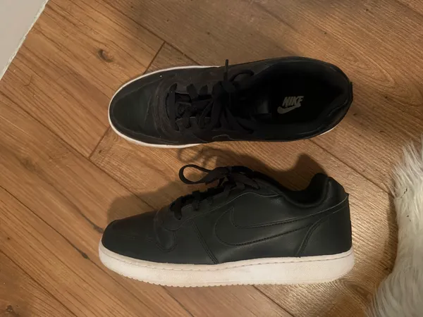 Nike Sneakers - Image 3