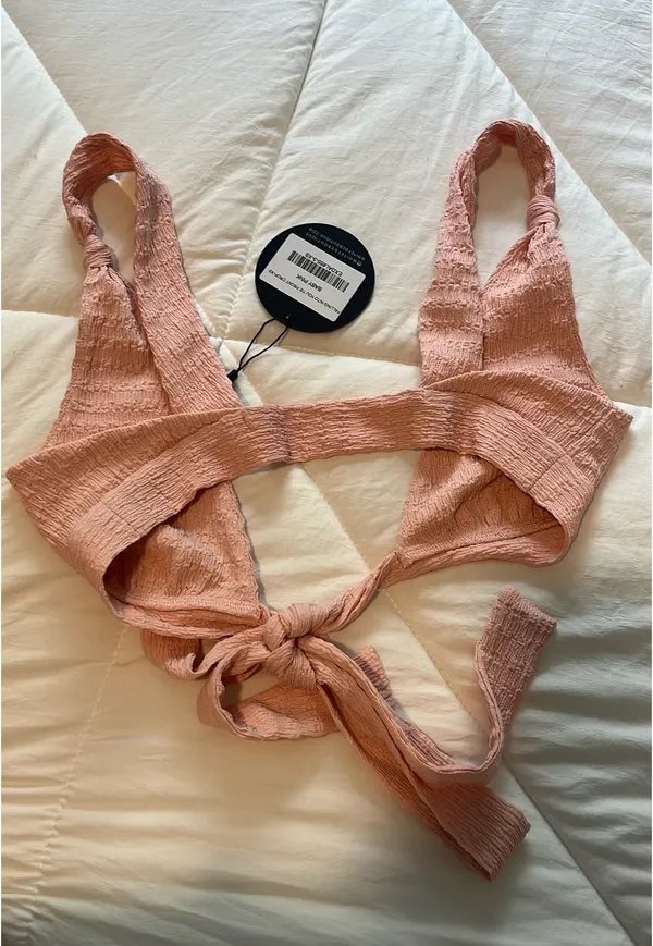 White Fox Boutique Pink Bow Top Falling Into You Tie Front Crop XS - Image 4