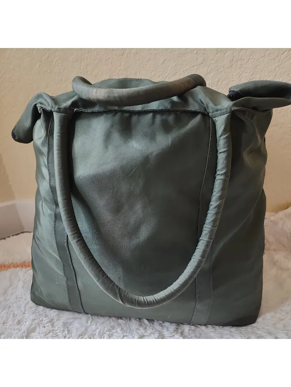 Clinique Dark Military Gym Travel Bag Big Pockets Acrivewear Handles - Image 2