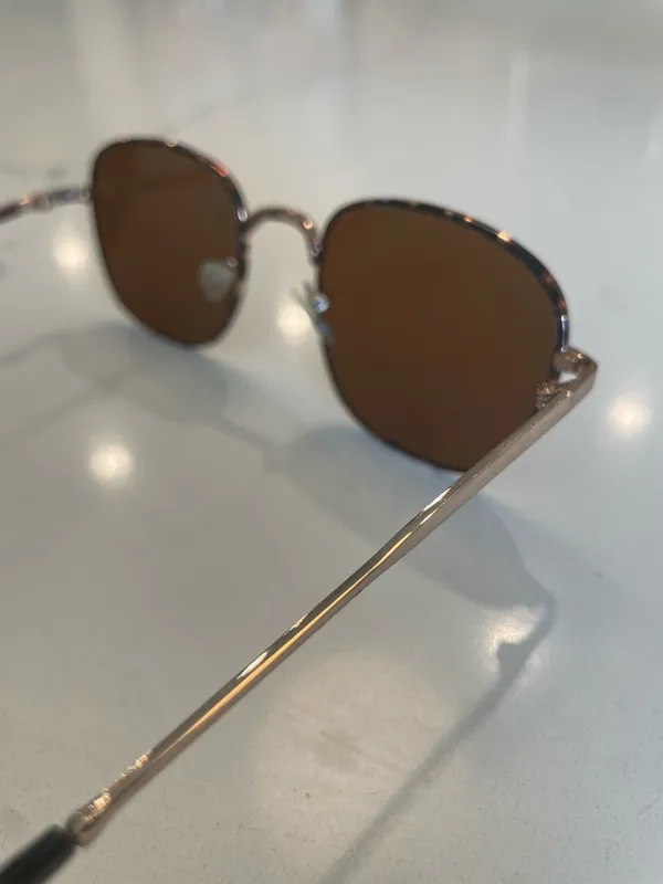 Round Sunglasses with Patterned Tortoiseshell Frame & Brown Lenses - Image 8