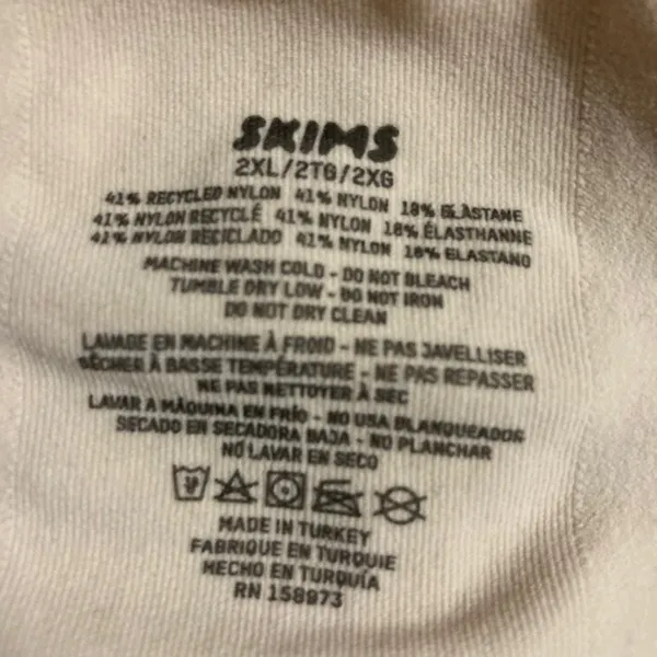 SKIMS Everyday Sculpting Scoop Neck Bodysuit - Image 5