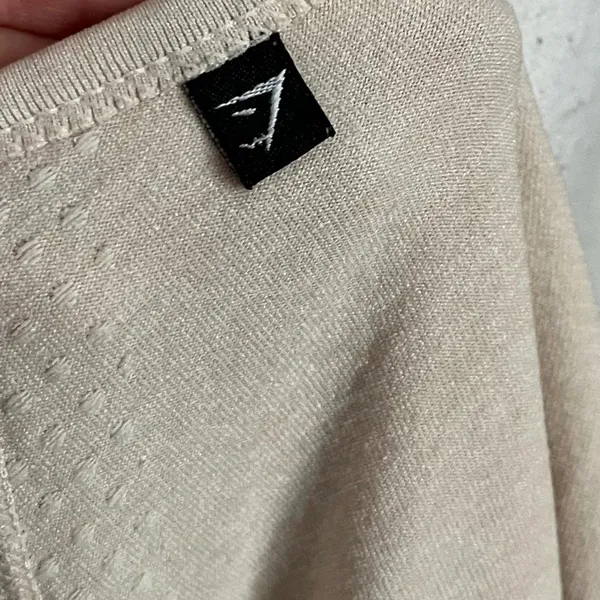 Gymshark • Cream Cropped Long Sleeve Workout Top - Image 2