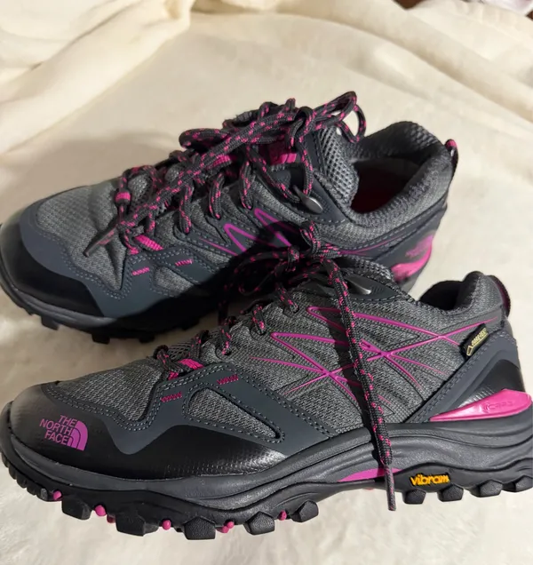 North face hiking shoes Gray Size 6.5 - Image 2