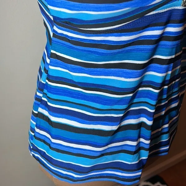 Chaps Tankini Swimsuit Top Size 8 - Image 4