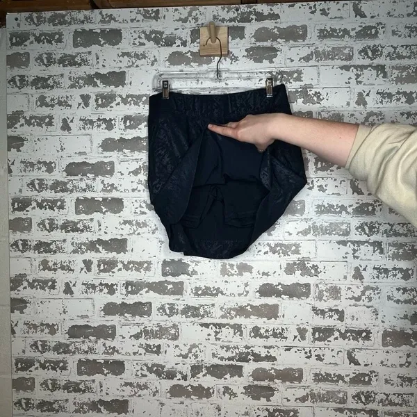 Orvis | women blue athletic skirt with shorts - Image 9