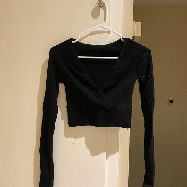 Free people fp movement long sleeve crop top - Image 3