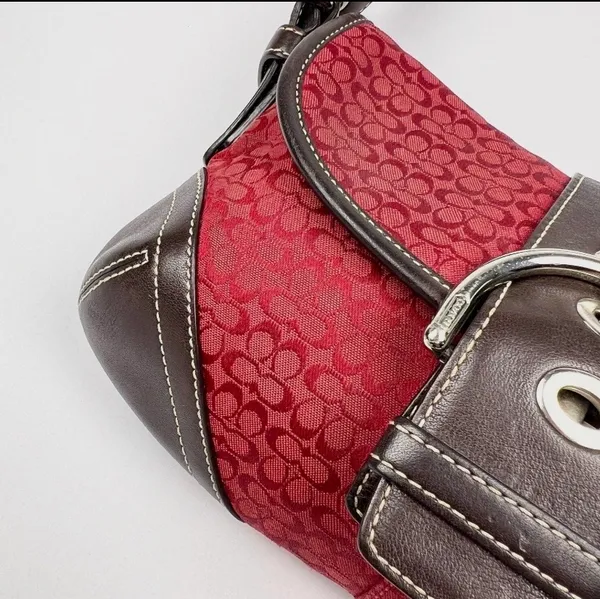 RARE Vintage Coach Mini Soho Signature Red Jacquard Brown Leather Flap Buckle Shoulder Bag - Image 3