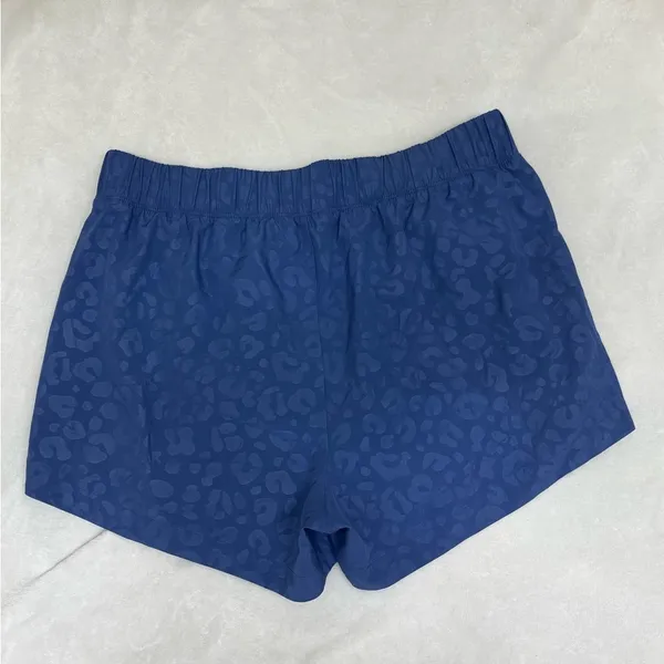 GAP Women's Navy Leopard Print Athletic Shorts - Image 8