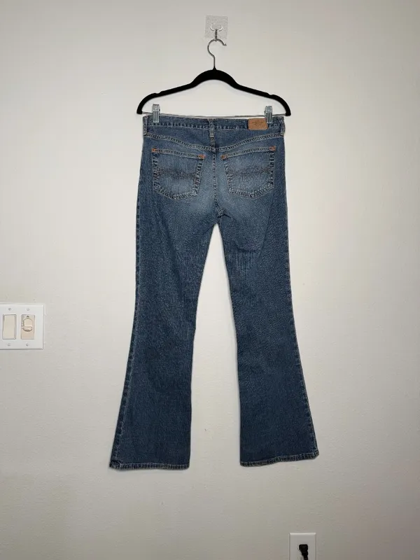 Abercrombie & Fitch Women's Flared Blue Denim Jeans - Image 4