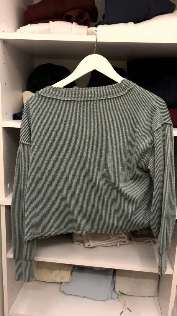 Altar'd State green off the shoulder long sleeve top in XS - Image 3